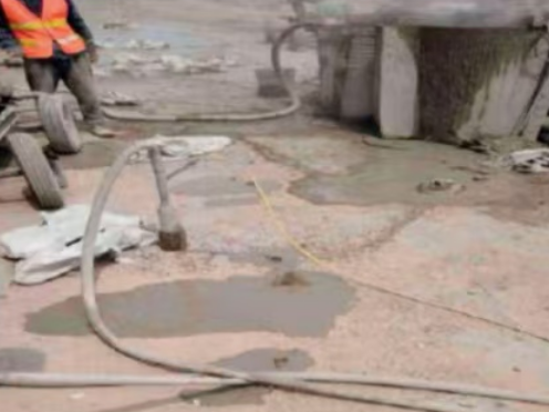 西充水泥混凝土路面板底注浆技术 路面脱空注浆整治方案